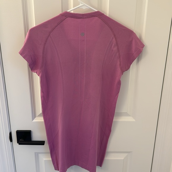 Lululemon Switfly Tech Short-Sleeve Shirt 2.0 size 8 - Picture 2 of 3